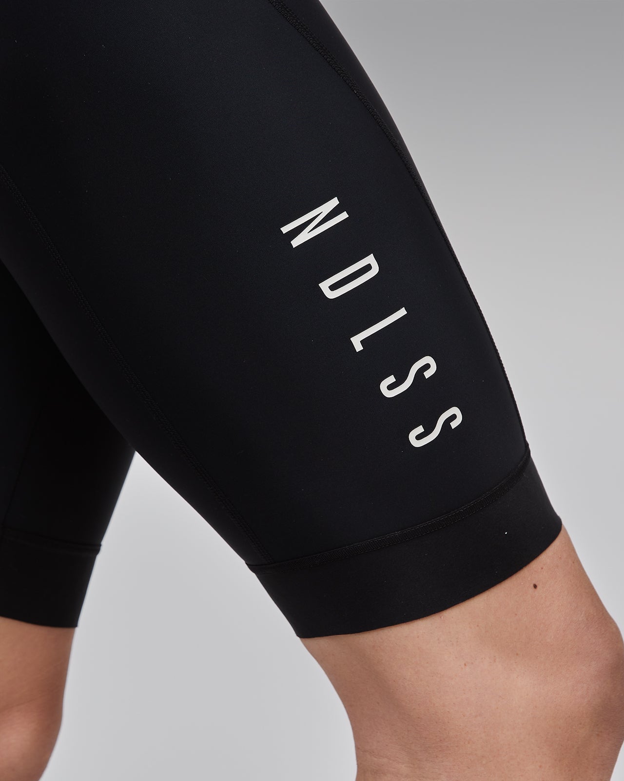NDLSS FAST Bib shorts Blackビブショーツ Fast™ Bib Shorts - Black – Ndlss®