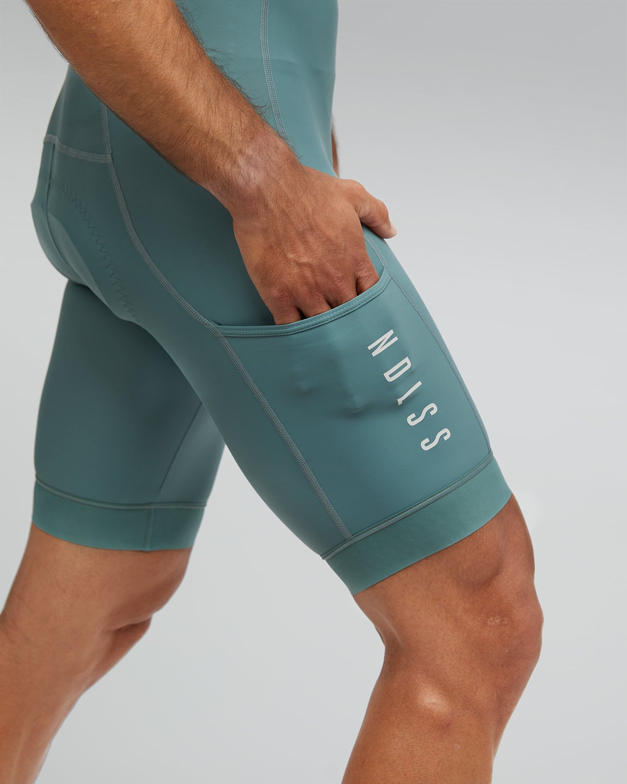 NDLSS (エンドレス) AWAY Bib Shorts NDLSS-FAST-BIB-SHORTS-SAGE-